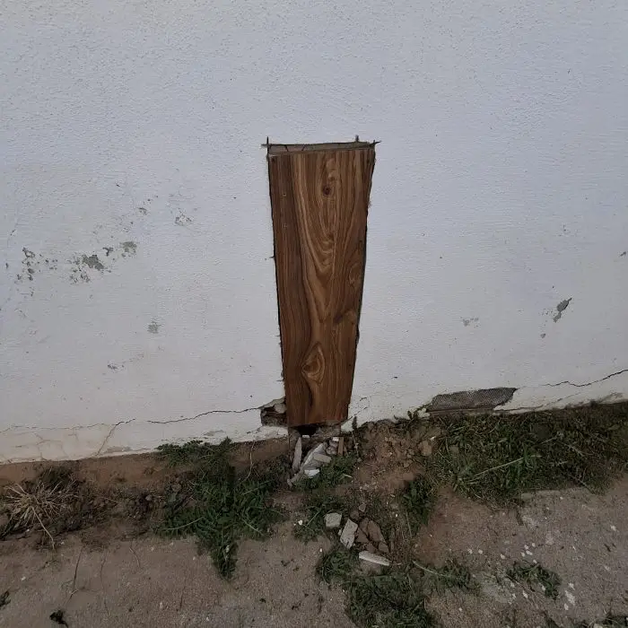 access hole on the wall