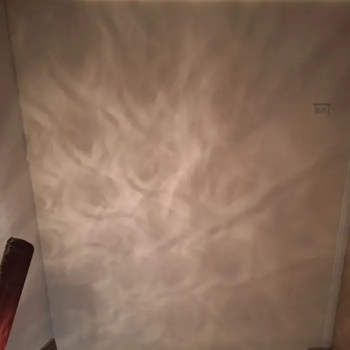 Heavy swirl wall texture before